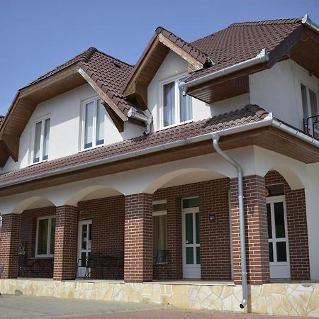 Főnix Apartmanház Nagypáli Esterno foto