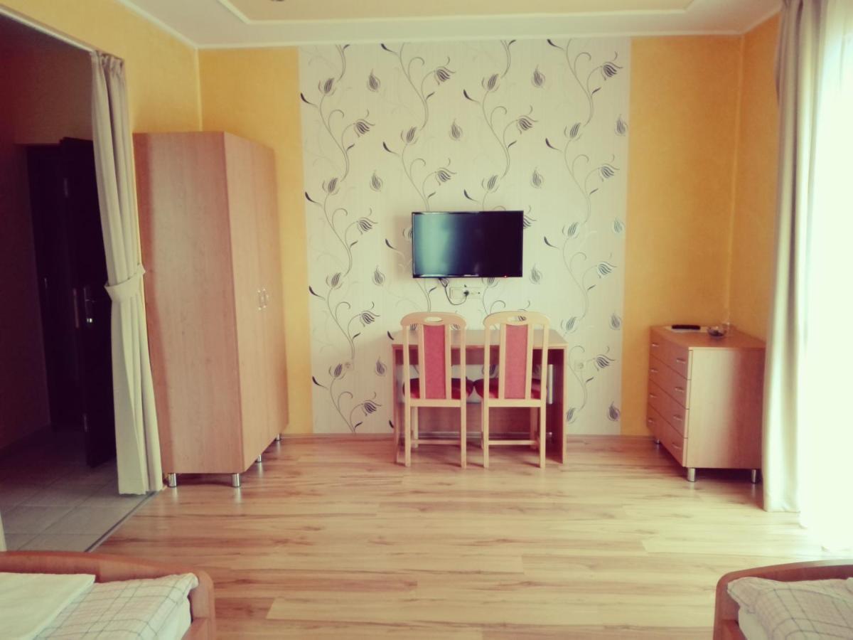 Főnix Apartmanház Nagypáli Esterno foto